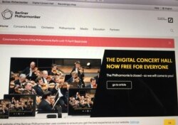 The Berlin Philharmonic's website announcing its temporary closure and offering free online concerts. (Lisa Bryant/VOA)