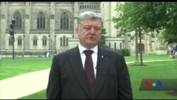 Порошенко, Кличко і Яценюк приїхали віддати шану пам’яті сенатору Маккейну. Відео