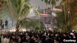 ঢাকার ধানমন্ডি-৩২ নম্বরের বঙ্গবন্ধু শেখ মুজিবুর রহমানের বাড়িতে (বঙ্গবন্ধু জাদুঘর) ব্যাপক ভাঙচুর ও অগ্নিসংযোগ করা হয়েছে। বুধবার, ৫ ফেব্রুয়ারি, ২০২৫। 