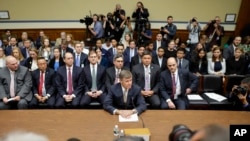 Penjabat Direktur Dinas Intelijen Nasional (DNI) Joseph Maguire saat memberikan kesaksian di hadapan Kongres AS, di Gedung Capitol, Washington, D.C., Kamis (26/9).