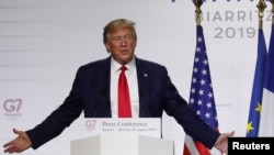 도널드 트럼프 미국 대통령이 26일 G7 정상회담이 열리고 있는 프랑스 파리에서 기자회견을 했다.