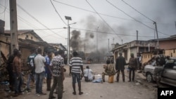 Les manifestants ont barricadé les rues de Cadjehoun, fief de l'ancien président du Bénin, Thomas Yayi Boni, le 2 mai 2019 à Cotonou.