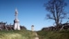 A Union flag-bearer’s statue and split-rail fence stand next to the sunken road that’s remembered as “Bloody Lane” at the Antietam Battlefield. (Carol M. Highsmith)