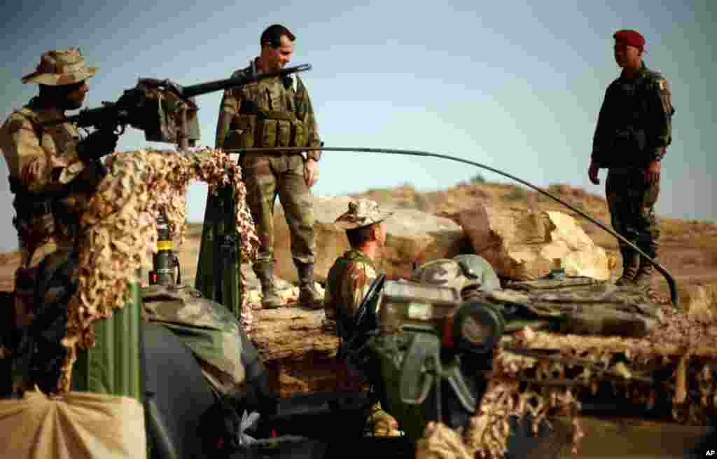 French soldiers at an observation post outside Sevare, Mali, about 400 miles north of the capital Bamako, January 24, 2013. 