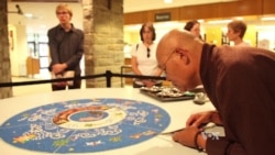 Through Sand Art, Former Tibetan Monk Spreads Message of Peace