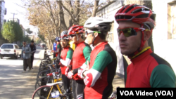 د افغان بایسکل ځغلونکو یوه ډله