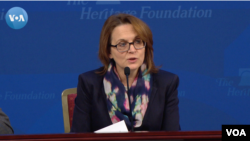 د امریکې د بهرنۍ پالیسۍ او د ملي‌ امنیت په چارو کې ماهره څېړونکې او د سپینې ماڼۍ پخوانۍ چارواکې ليزا کرټس