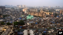 鸟瞰印度城市孟买 （2023年3月16日）