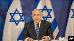 El primer ministro israelí, Benjamin Netanyahu, emite una declaración en el Ministerio de Defensa israelí en Tel Aviv, Israel, el lunes 27 de julio de 2020.