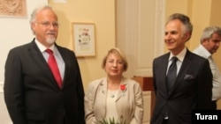 Sülh və Demokratiya İnstitutunun rəhbəri Leyla Yunus, Fransanın səfirləri Fransua Zimre və Paskal Monye