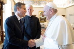 El secretario de Estado de EE. UU., Antony Blinken, es recibido por el papa Francisco en el Vaticano el 28 de junio de 2021.