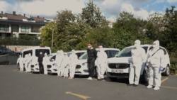 Every morning Dr. Nilufer Ataoglu meets with her tracking teams to distribute names of people to be visited who may have come into contact with COVID. (Photo: Dorian Jones/VOA)