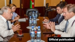 Robert Sekuta və Natiq Əliyev