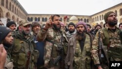 นักรบกลุ่มแข็งข้อต่อต้าน ประกาศโค่นอำนาจรัฐบาลของประธานาธิบดีบะชาร์ อัล-อัสซาด ในกรุงดามัสกัส ซีเรีย เมื่อวันที่ 8 ธ.ค. 2024