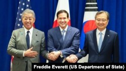 美国国务卿马尔科·卢比奥、日本外务大臣岩屋毅和韩国外交部长赵显在出席联合国大会之际在纽约市举行三边会晤。(2025年9月22日)