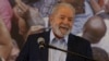 En esta foto del 10 de marzo de 2021, el expresidente de Brasil Luiz Inacio Lula da Silva habla con la prensa en el edificio del sindicato de trabajadores metalúrgicos en Sao Bernardo do Campo, Brasil.