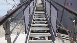 Kruiz səfərlərinə çıxan hərbi gəmi