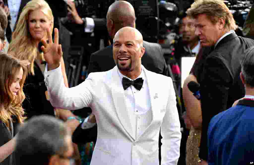 Common arrives at the Oscars on Feb. 28, 2016, at the Dolby Theatre in Los Angeles. 