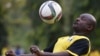 Nkurunziza "rudoyé" lors d'un match de football