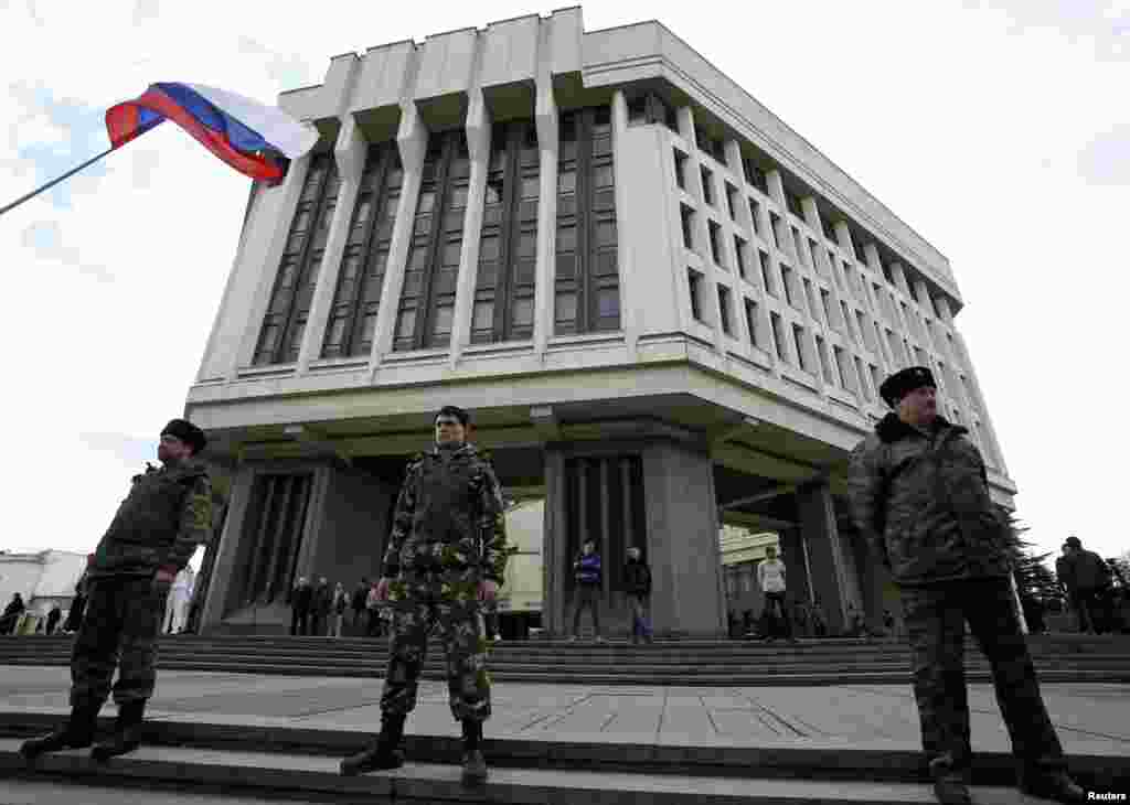 This artist&#39;s concept shows the new view of the Milky Way, along with other findings presented at the 212th American Astronomical Society meeting in St. Louis, Missouri. The artist&#39;s concept&nbsp; includes a new spiral arm, called the &quot;Far-3 kiloparsec arm,&quot; discovered via a radio-telescope survey of gas in the Milky Way.