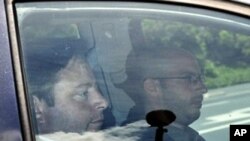 N-VA chairman Bart De Wever arrives for his consultation with King Albert II 14 Jun 2010