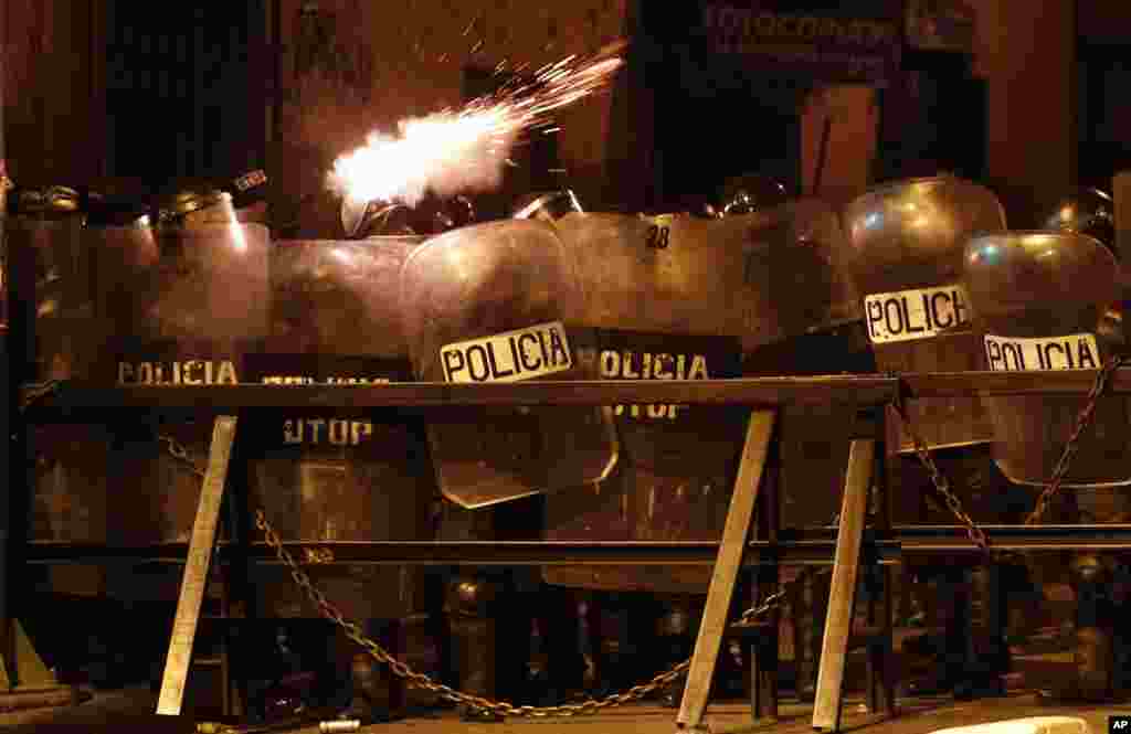 Las Naciones Unidas instaron el jueves 7 de noviembre de 2019 al gobierno y a la oposición de Bolivia a restablecer el "diálogo y la paz", después de que una persona fue asesinada en enfrentamientos callejeros que estallaron tras una disputada elección presidencial el pasado 20 de octubre.