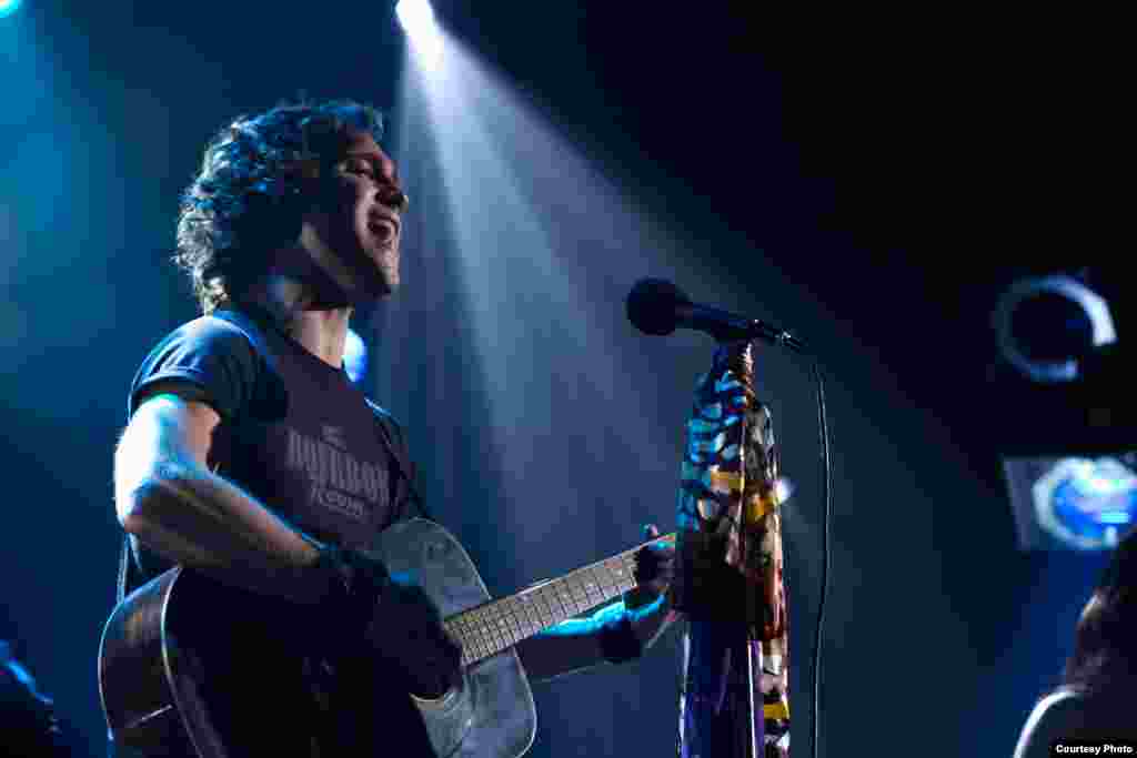 DIEGO BONETA as Drew Boley in New Line Cinema’s rock musical “ROCK OF AGES,” a Warner Bros. Pictures release. (Photo: Warner Bros / David James)