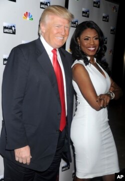 Дональд Трамп та Омароза Маніго на події присвяченій програмі "Зірковий стажер".