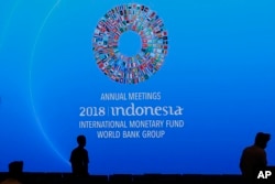 Spanduk Acara Pertemuan Tahunan IMF-Bank Dunia 2018 di Nusa Dua, Bali. (Foto: dok).