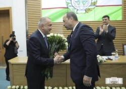 Toshkent shahar hokimi Jahongir Ortiqxo'jayev Bosh vazir Abdulla Aripov bilan, Toshkent, O'zbekiston, 2020-yil, 13-yanvar