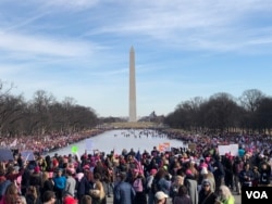 2018年美国华盛顿的女性大游行与集会。(美国之音扬之初拍摄)