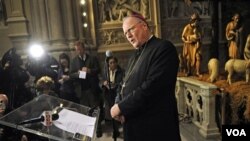 Uskup New York, Timothy Dolan, termasuk penentang 'mandat kontrasepsi' dalam kebijakan asuransi kesehatan yang dicanangkan pemerintahan Obama.