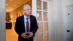 VOA: Administración Trump desestima advertencia sobre posible recesión