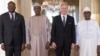 Roch Marc Christian Kaboré, Idriss Déby Itno, le roi Philippe de Belgique et Ibrahim Boubacar Keita posent lors d'une reunion sur le G5 Sahel à Bruxelles, le 23 fevrier 2018