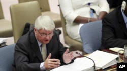 Hervé Ladsous, Under-Secretary-General for Peacekeeping Operations, presents to the Security Council the Secretary-General's report on the situation in Abyei, Sudan, October 6, 2011.