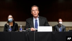 资料照：2021年10月20日，被拜登总统提名为美国驻华大使的伯恩斯在参议院外委会举行的提名听证会上发言。（美联社）