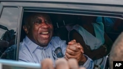 L'ancien président ivoirien Laurent Gbagbo à l'aéroport international, à Abidjan, en Côte d'Ivoire, le 17 juin 2021.