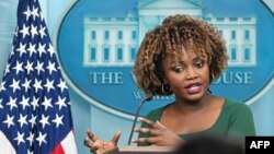 Ескалацијата во секоја фаза дојде од Русија, рече портпаролката на Белата куќа Карин Жан-Пјер, додавајќи дека САД ја предупредиле Москва за недозволивоста да бидат вклучени „други земји“ во украинскиот конфликт