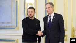 Ngoại trưởng Hoa Kỳ Antony Blinken ngày 4/12/2024 nói về quân đội Ukraine: “Chúng tôi, nhiều người trong chúng tôi, nghĩ rằng việc đưa những người trẻ tuổi vào cuộc chiến là điều cần làm... ”