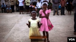 Cientos de niños quedaron huérfanos en Haití, luego del terremoto que azotó la isla en enero de este año.