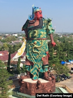 The 30-meter statue at the Kwan Seng Bio temple in Tuban, East Java drew outside protesters earlier this week who contended the image of the Chinese warrior god - who protects against war - does not represent Indonesian culture.