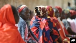 Expectant mothers wait in queue for consultation at the maternity ward of the Medecins Sans Frontieres (Doctors Without Borders-MSF) Aweil civil hospital, the only hospital in Sudan's Northern Bahr al-Ghazal state (File Photo - January 26, 2011)