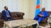 Le président de la RDC, Félix Tshisekedi (à dr.) reçoit Vincent Karega, l'ambassadeur du Rwanda à Kinshasa, le 25 août 2020. (Facebook/Présidence RDC)