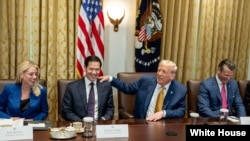 نشست کاخ سفید - ۱۷ تیر ۱۴۰۴
منبع: حساب کاخ سفید در ایکس