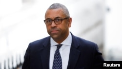 Ngoại trưởng Anh James Cleverly cho biết &#244;ng đ&#227; chỉ thị triệu tập đặc sứ Trung Quốc về vụ việc li&#234;n quan đến nh&#224; b&#225;o Ed Lawrence của BBC.