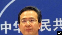 Phát ngôn viên Hồng Lỗi Bộ Ngoại giao Trung Quốc nói rằng việc này sẽ gây thương tổn cho sự hợp tác Mỹ-Trung trong lãnh vực năng lượng sạch và năng lượng tái tạo 