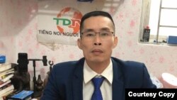 Nh&#224; b&#225;o độc lập L&#234; Mạnh H&#224;. Photo Ma Thi Tho