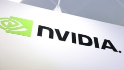 Nvidia'nın kurucusu Jensen Huang , Blackwell'e olan talebi olağanüstü olarak niteledi. Huang, yapay zeka sistemlerinin eğitimi için “artan bilgi işlem, modelleri daha akıllı hale getiriyor, uzun düşünme için artan bilgi işlem ise cevabı daha akıllı hale getiriyor” dedi. 