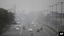 Polusi udara di New Delhi, India, 15 Januari 2016. (Foto: dok).