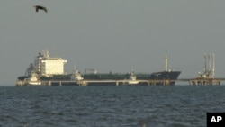 یک تانکر نفتی- آرشیو